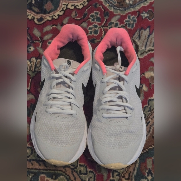 Nike Revolution Running Shoes - Picture 11 of 13